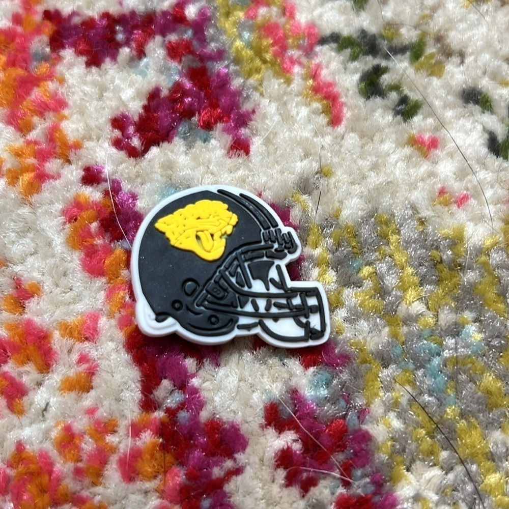 NFL Crocs Gibits - Picture 6 of 10